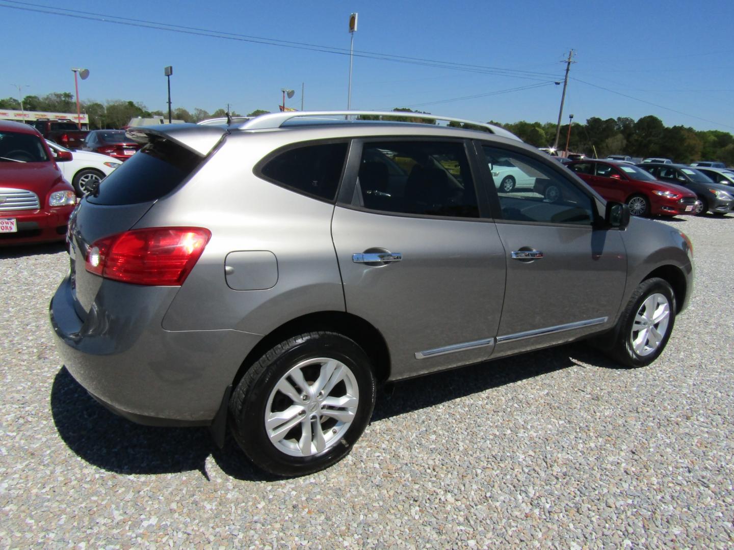 2015 Gray /Gray Nissan Rogue Select S 2WD (JN8AS5MT2FW) with an 2.5L L4 DOHC 16V engine, Automatic transmission, located at 15016 S Hwy 231, Midland City, AL, 36350, (334) 983-3001, 31.306210, -85.495277 - Photo#7